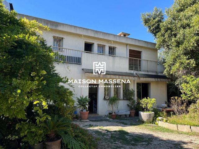 Villa à rénover + Jardin