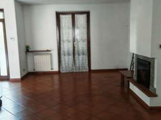 Villa a schiera con terrazzo Gorla Maggiore