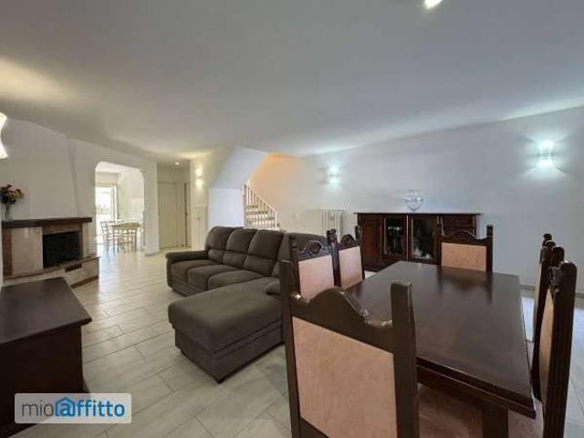 Villa a schiera con terrazzo Infernetto, axa, casal palocco, madonnetta a roma