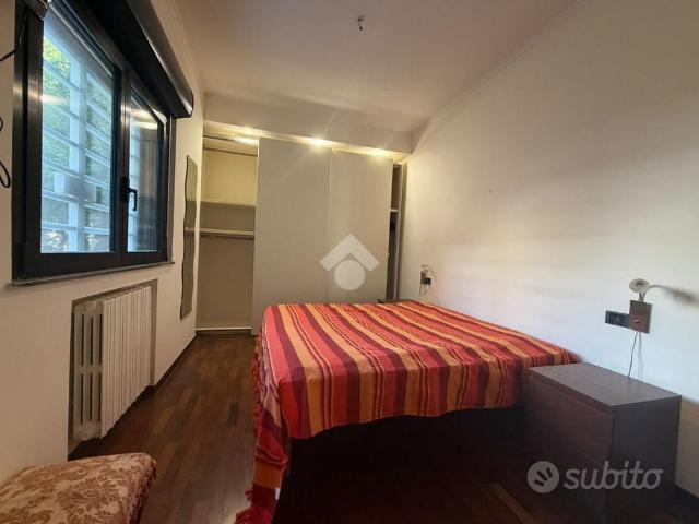 VILLA A SCHIERA A BARI