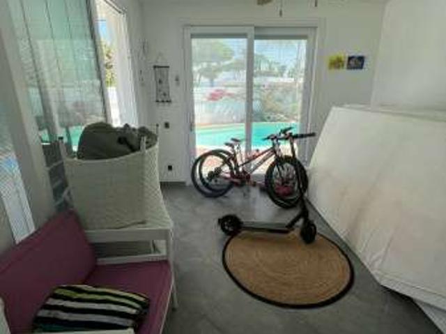 Villa a schiera arredata con piscina