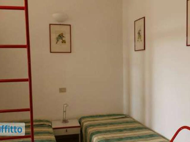 Villa a schiera arredata con piscina