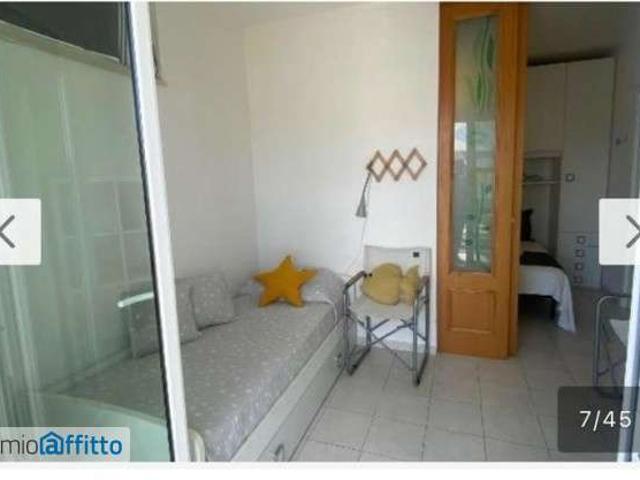 Villa a schiera arredata con piscina