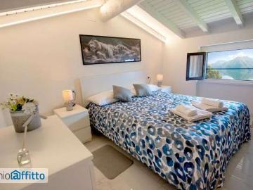 Villa a schiera arredata con terrazzo