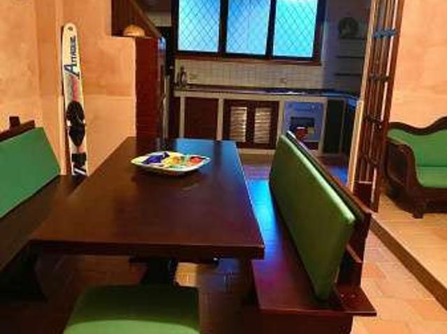 Villa a schiera arredata con terrazzo