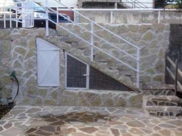 Villa a schiera arredata con terrazzo