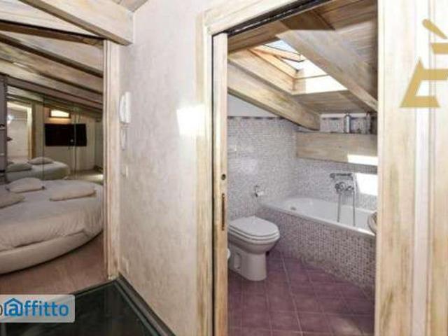 Villa a schiera arredata con terrazzo