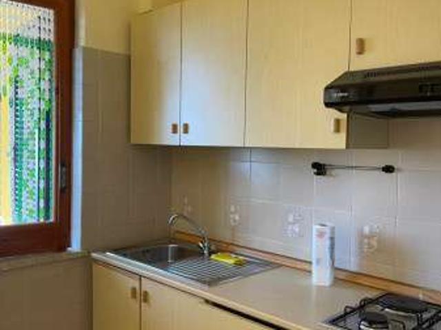 Villa a schiera arredata con terrazzo