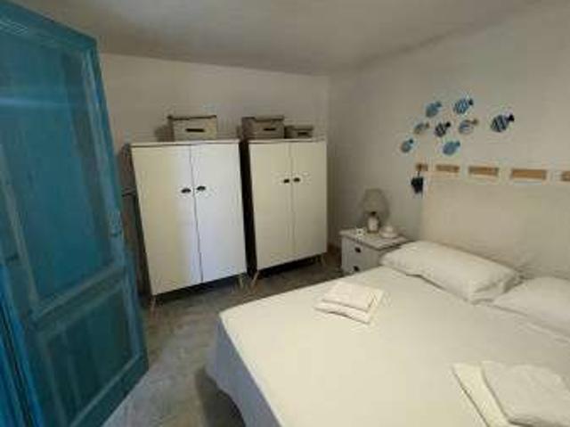 Villa a schiera arredata con terrazzo