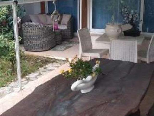 Villa a schiera arredata con terrazzo