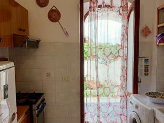Villa a schiera arredata con terrazzo