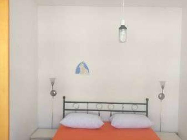Villa a schiera arredata con terrazzo