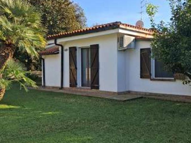 Villa a schiera arredata Centro