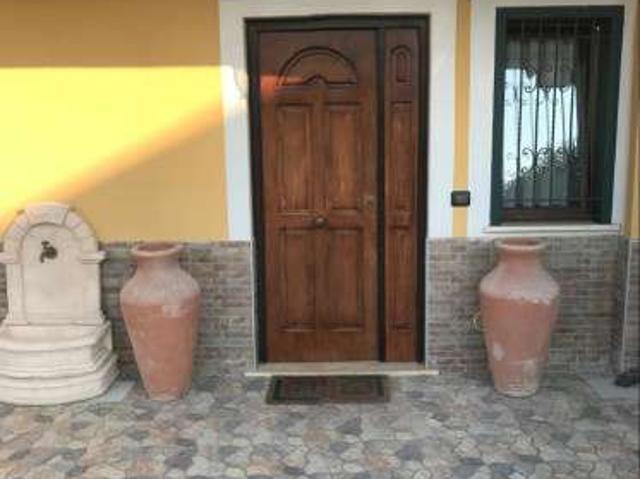 Villa a schiera arredata Centro