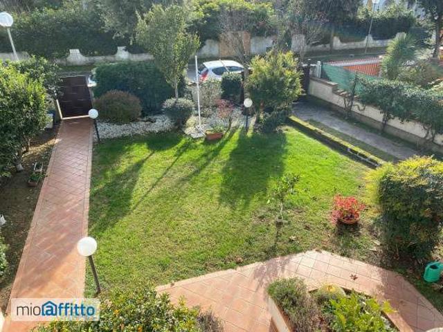 Villa a schiera arredata Centro