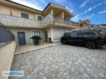 Villa a schiera arredata Marco simone