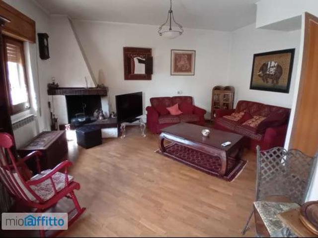 Villa a schiera arredata Pomezia