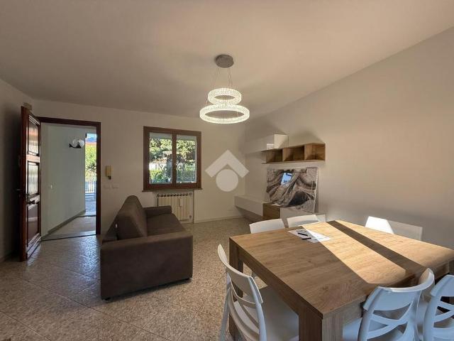 Villa a schiera d'angolo in affitto