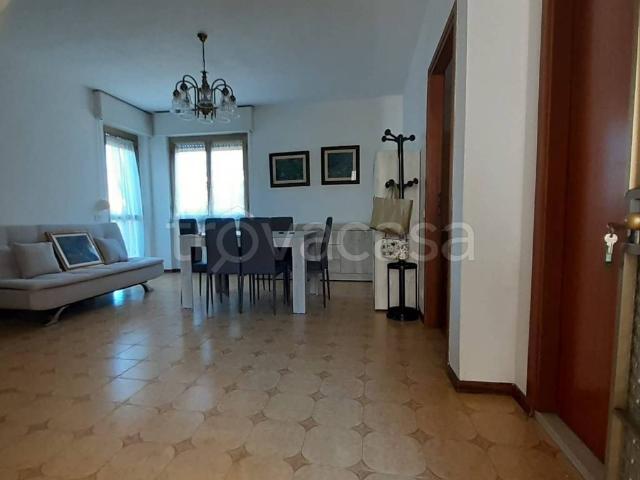 Villa a Schiera in affitto a Massa, arredato, giardino privato, box TrovaCasa