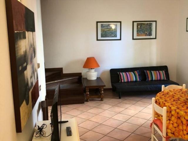 Villa a Schiera in affitto a Massa, posto auto, taverna, lavanderia TrovaCasa