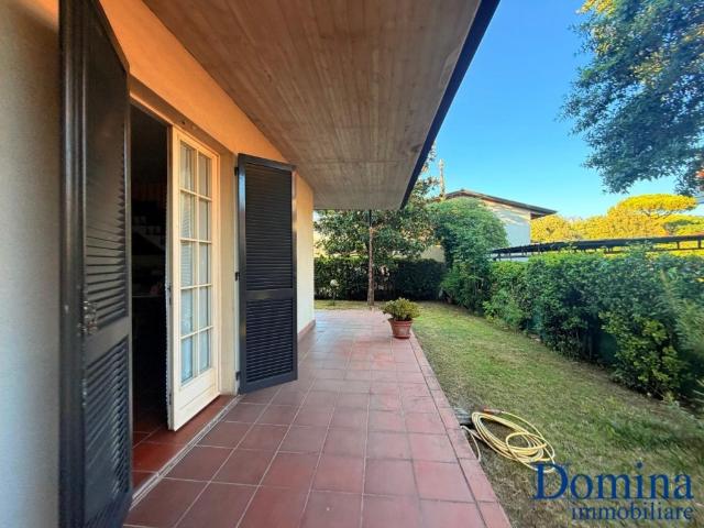 Villa a Schiera in affitto a Massa via Ricortola, giardino privato, posto auto, terrazzo TrovaCasa
