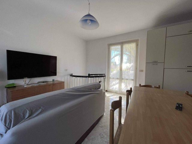 Villa a schiera in affitto a Massa