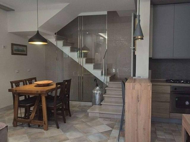 Villa a schiera in affitto a Massa