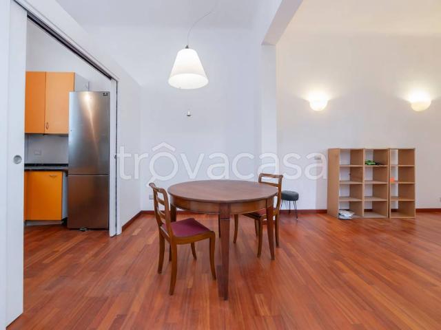 Villa a Schiera in affitto a Milano via Monte Generoso, 48, non arredato/vuoto, arredato, giardino privato TrovaCasa