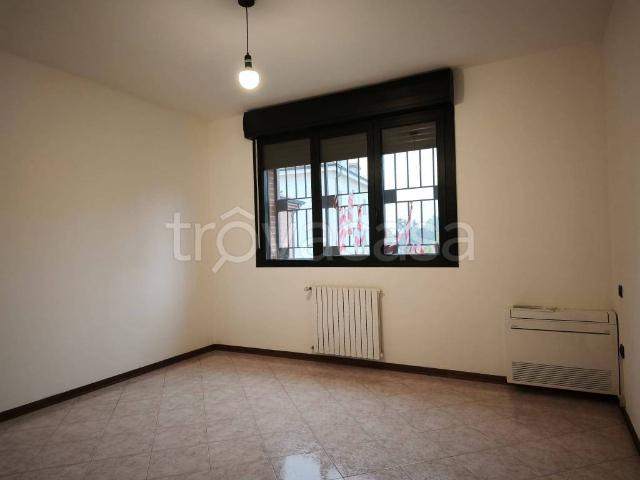 Villa a Schiera in affitto a Modena via Emilia Est, 400, giardino privato, box, parzialmente arredato TrovaCasa