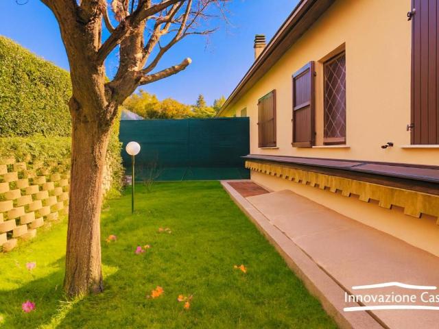 Villa a Schiera in affitto a Monte San Pietro via Salvo d'Acquisto, giardino privato, box, caminetto TrovaCasa