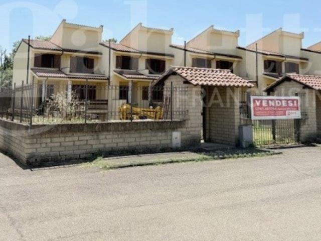 Villa a Schiera in affitto a Orte orte Le Grazie, non arredato/vuoto, giardino privato, box TrovaCasa