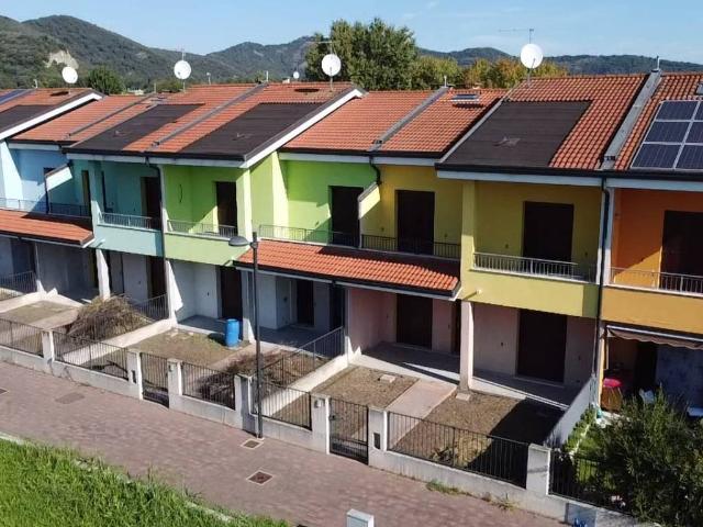 Villa a Schiera in affitto a Battaglia Terme via Unità d'Italia, non arredato/vuoto, giardino privato, box TrovaCasa