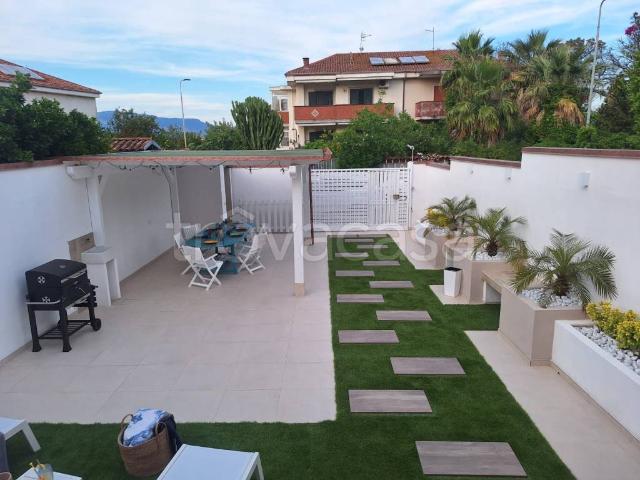 Villa a Schiera in affitto a Battipaglia via Flavio Gioia, 15, arredato, giardino privato, terrazzo TrovaCasa