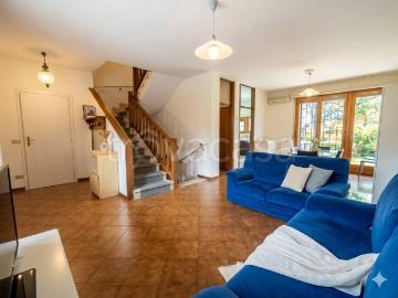 Villa a Schiera in affitto a Bologna via Salvemini, arredato, giardino privato, contesto signorile TrovaCasa