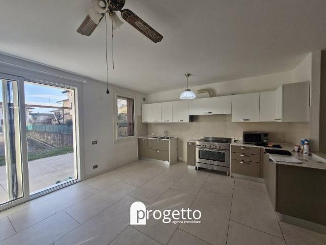 Villa a Schiera in affitto a Bolzano Vicentino, giardino privato, box, parzialmente arredato TrovaCasa