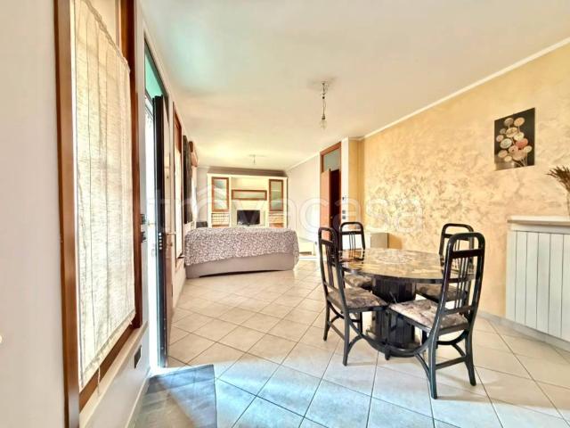 Villa a Schiera in affitto a Bovolone via Giuseppe Garibaldi, 52, giardino privato, box, parzialmente arredato TrovaCasa
