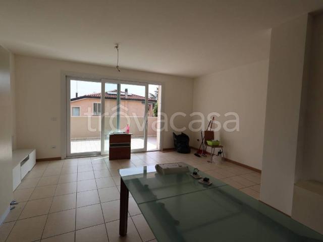 Villa a Schiera in affitto a Casier via Aldo Moro, giardino privato, posto auto, box TrovaCasa