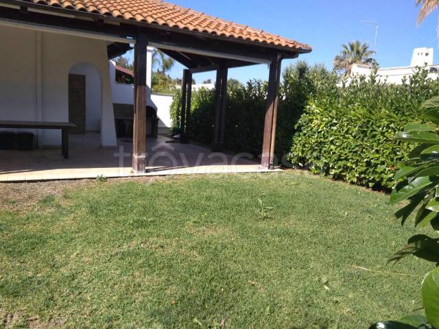 Villa a Schiera in affitto a Carovigno via della Pineta, arredato, giardino privato, piscina TrovaCasa