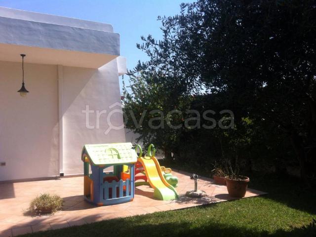 Villa a Schiera in affitto a Carovigno via della Pineta, 11, arredato, giardino privato, piscina TrovaCasa