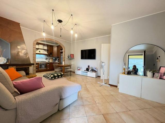 Villa a Schiera in affitto a Collecchio via Guido Bonatti, 10, giardino privato, box, taverna TrovaCasa