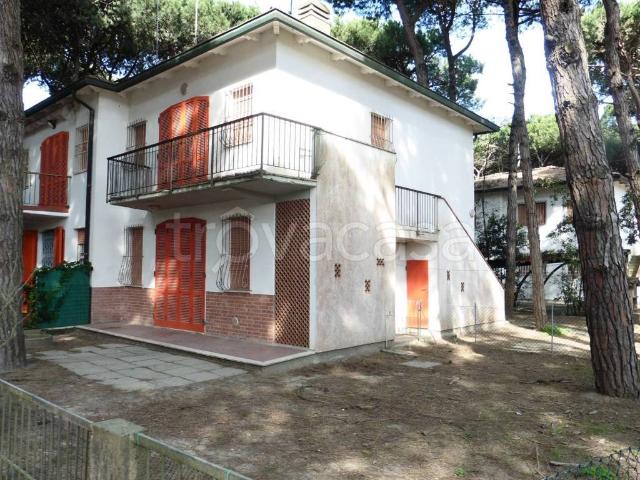 Villa a Schiera in affitto a Comacchio via Guido Reni, 35, arredato, giardino privato, posto auto TrovaCasa