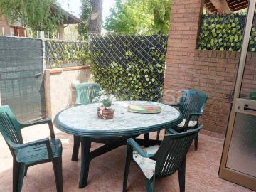 Villa a Schiera in affitto a Comacchio viale Isole Figi, 3/2, arredato, giardino privato, lavatrice TrovaCasa