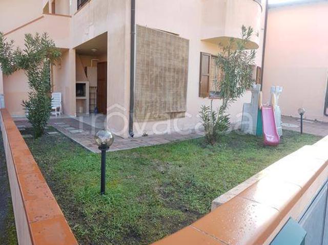 Villa a Schiera in affitto a Comacchio largo dei Corsari, 6, arredato, giardino privato, posto auto TrovaCasa