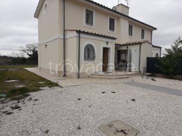 Villa a Schiera in affitto a Formello viale Perù, giardino privato, posto auto, terrazzo TrovaCasa