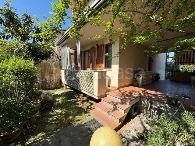 Villa a Schiera in affitto a Forte dei Marmi via della Barbiera, arredato, giardino privato, posto auto TrovaCasa