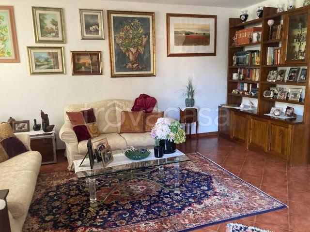 Villa a Schiera in affitto a Forte dei Marmi via Matteo Civitali, arredato, giardino privato, posto auto TrovaCasa