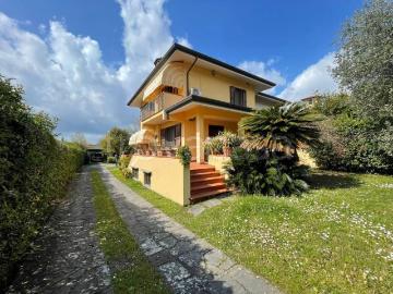 Villa a Schiera in affitto a Forte dei Marmi, arredato, giardino privato, veranda TrovaCasa