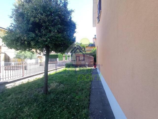 Villa a Schiera in affitto a Isola Dovarese via Sandro Pertini 6, arredato, giardino privato, box TrovaCasa