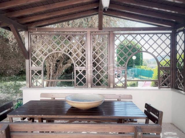 Villa a Schiera in affitto a Laveno Mombello, arredato, giardino privato, box TrovaCasa