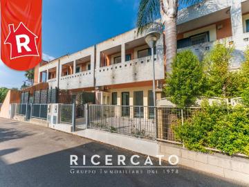 Villa a Schiera in affitto a Lecce via Orvieto, 25, giardino privato, posto auto, doppi vetri TrovaCasa